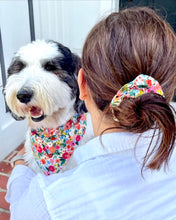 Load image into Gallery viewer, Best Buds Scrunchie
